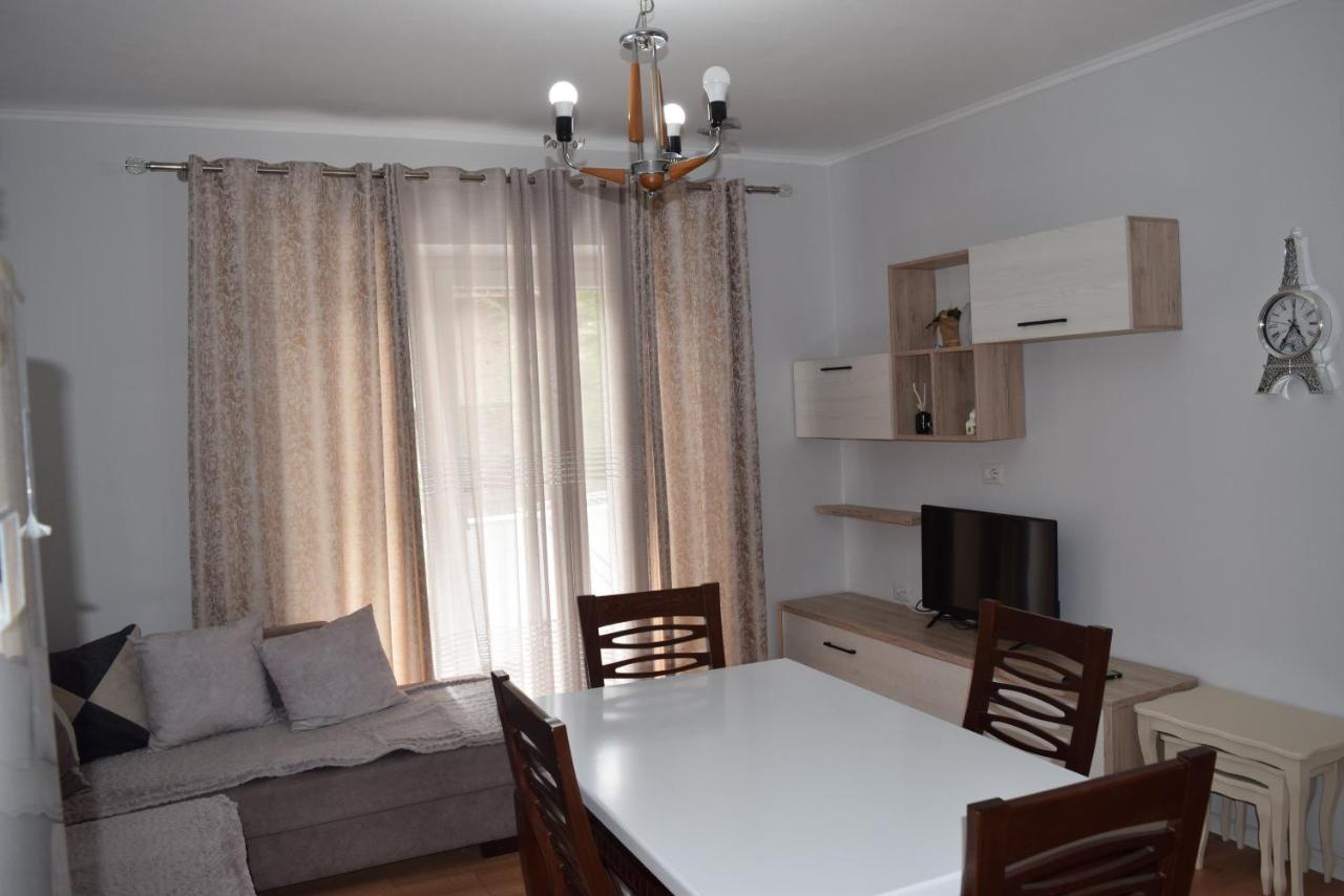 Apartment in Pogradec Buitenkant foto