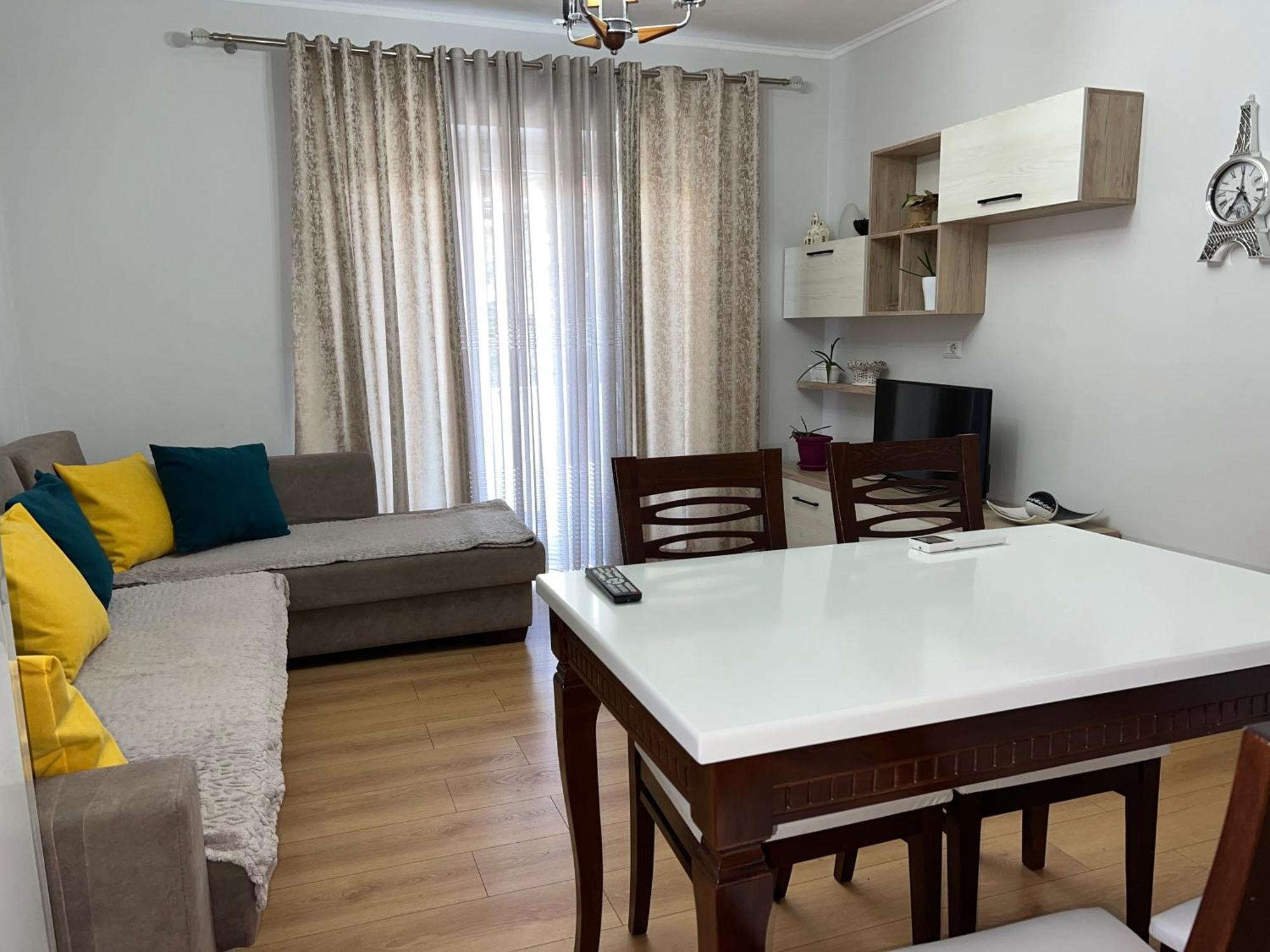 Apartment in Pogradec Buitenkant foto